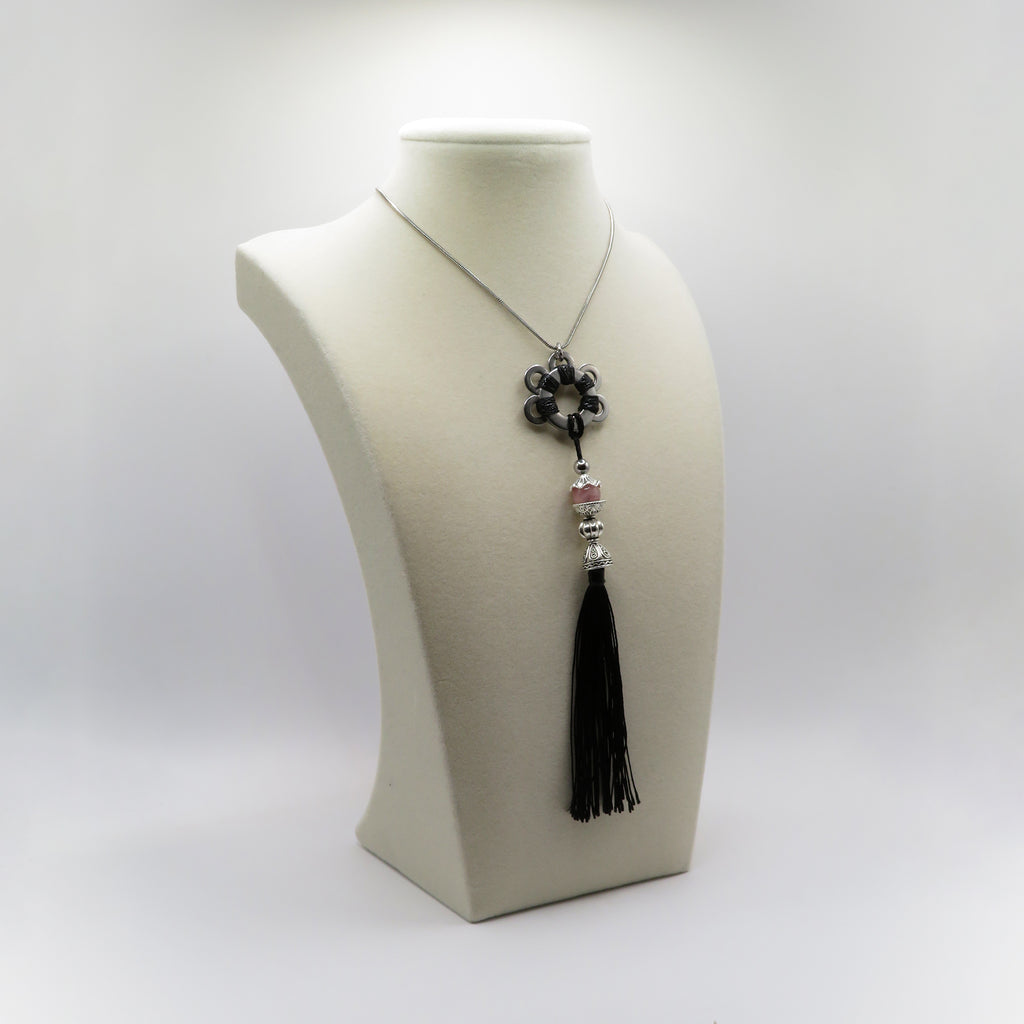 Brocade Knot 02