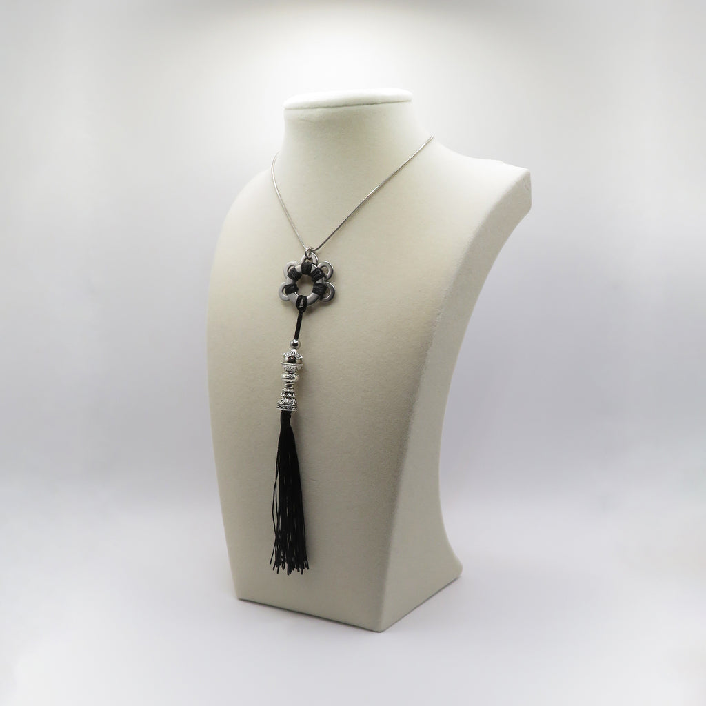 Brocade Knot 03