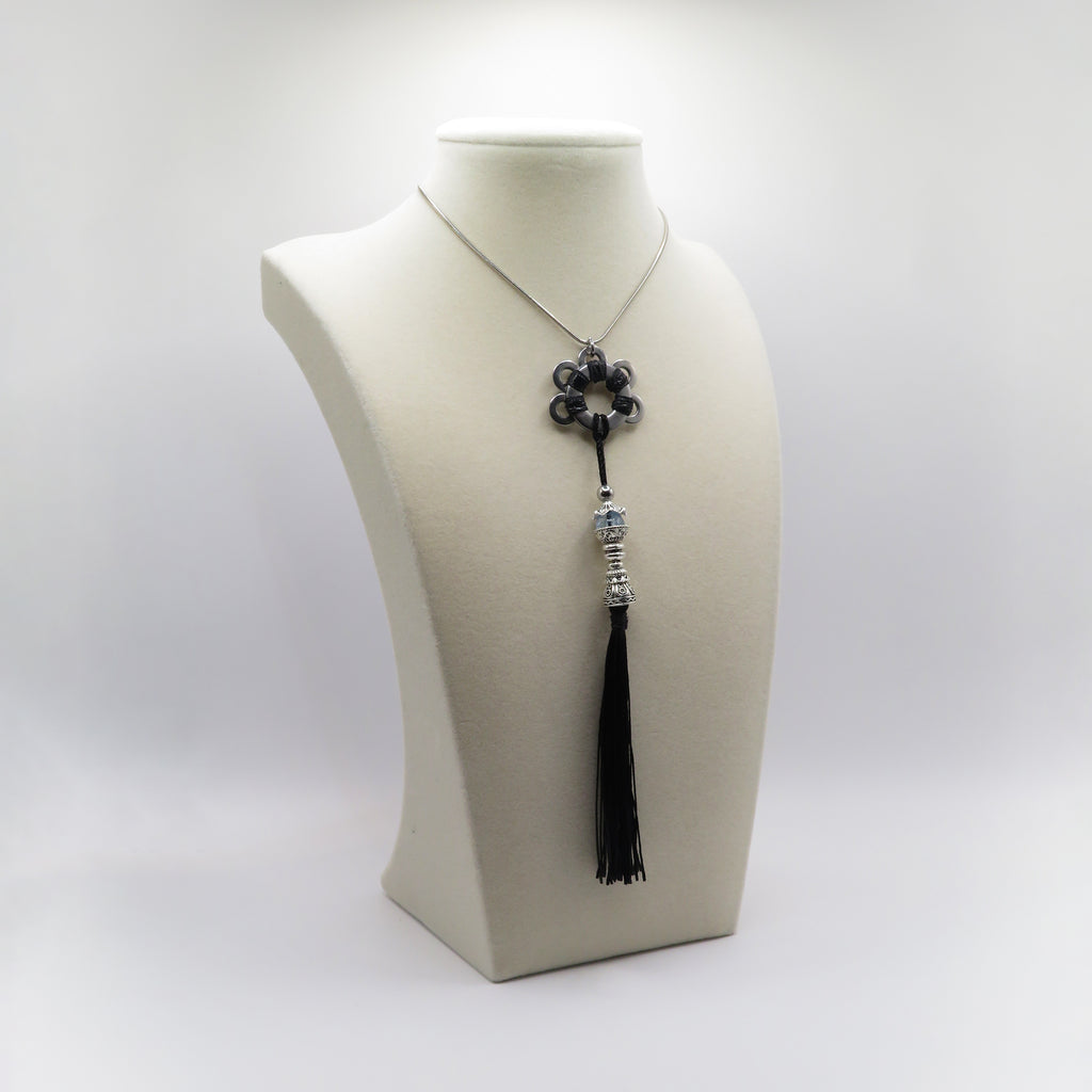 Brocade Knot 04
